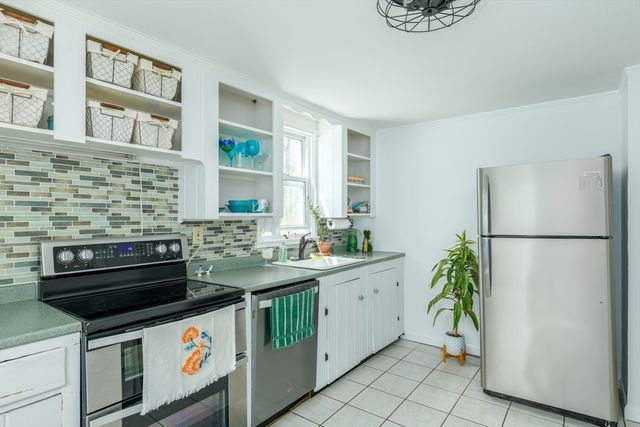 24 Chestnut Hill Rd, Oxford, MA 01537