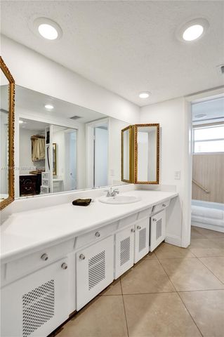 3940 NW 42nd Avenue 320, Lauderdale Lakes, FL 33319
