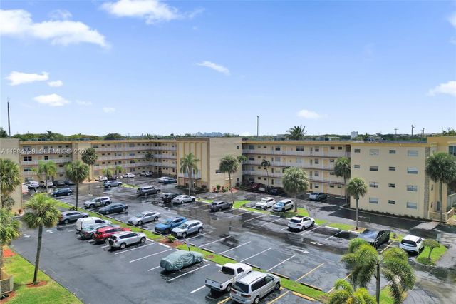 3940 NW 42nd Avenue 320, Lauderdale Lakes, FL 33319