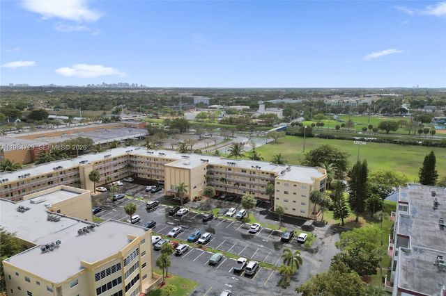 3940 NW 42nd Avenue 320, Lauderdale Lakes, FL 33319