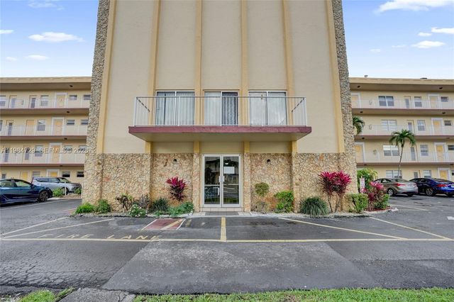 3940 NW 42nd Avenue 320, Lauderdale Lakes, FL 33319