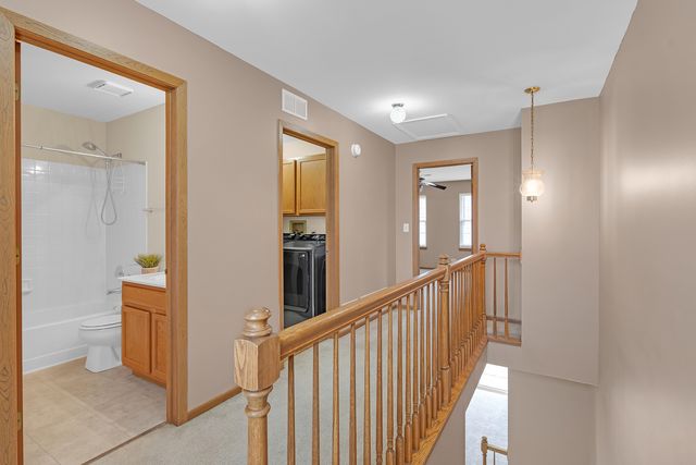 368 Glen Byrn Court, Schaumburg, IL 60194