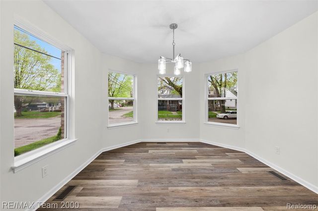 4253 Polk Street, Dearborn Heights, MI 48125