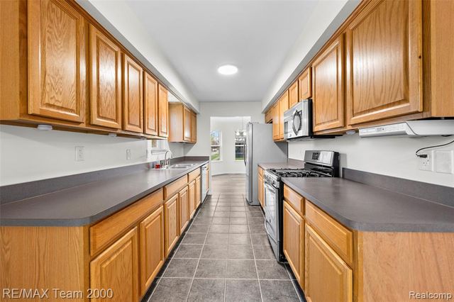 4253 Polk Street, Dearborn Heights, MI 48125