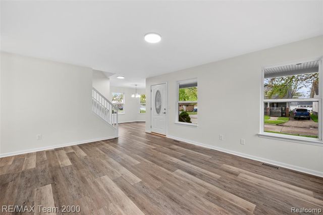 4253 Polk Street, Dearborn Heights, MI 48125