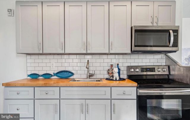2814 W OXFORD ST, Philadelphia, PA 19121