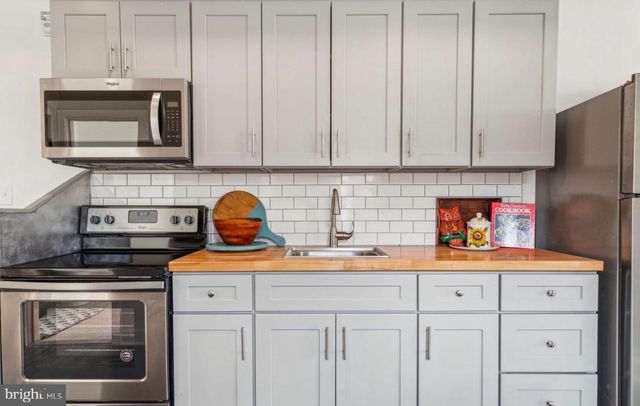 2814 W OXFORD ST, Philadelphia, PA 19121