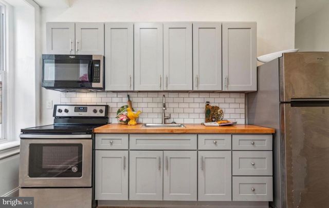 2814 W OXFORD ST, Philadelphia, PA 19121