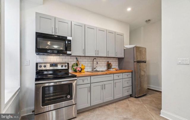 2814 W OXFORD ST, Philadelphia, PA 19121