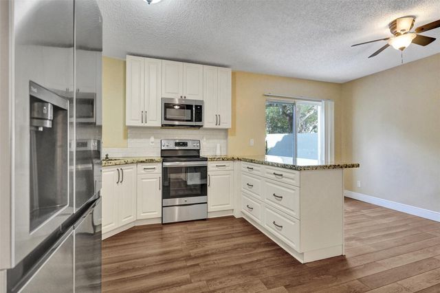 11567 N Open Ct, Cooper City, FL 33026