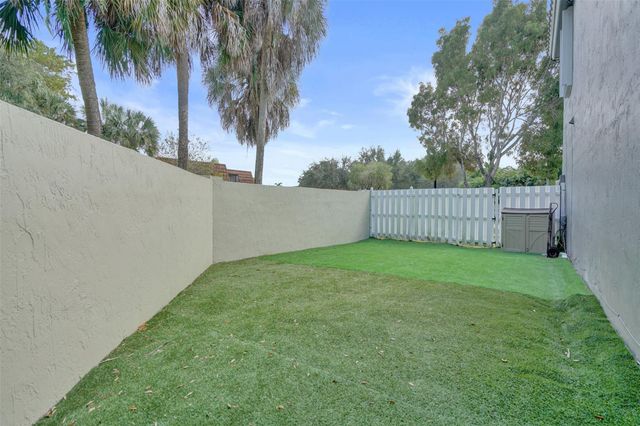 11567 N Open Ct, Cooper City, FL 33026