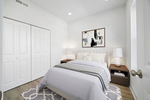 2741 W Belmont Avenue 1, Chicago, IL 60618