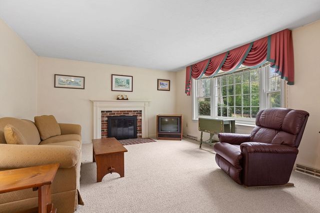 11 Windjammer Rd, Harwich, MA 02645