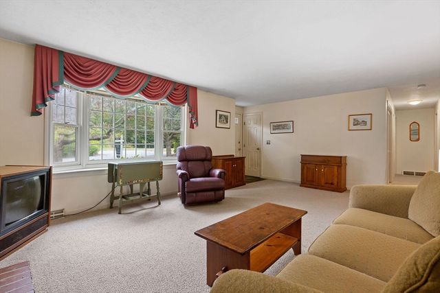 11 Windjammer Rd, Harwich, MA 02645