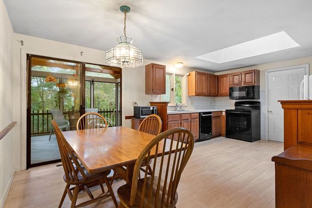 11 Windjammer Rd, Harwich, MA 02645