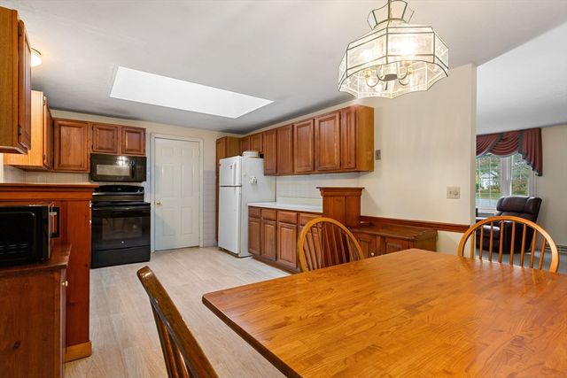 11 Windjammer Rd, Harwich, MA 02645