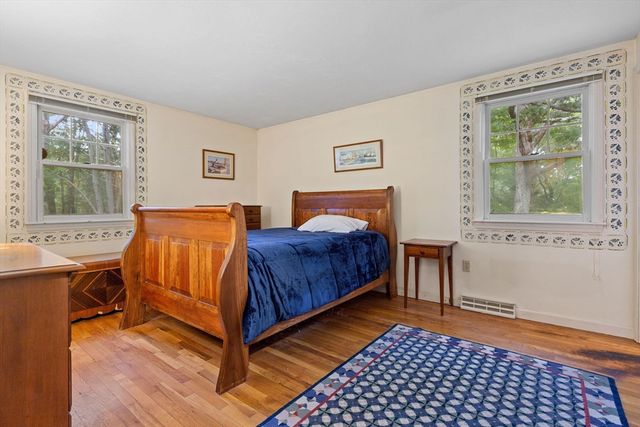 11 Windjammer Rd, Harwich, MA 02645