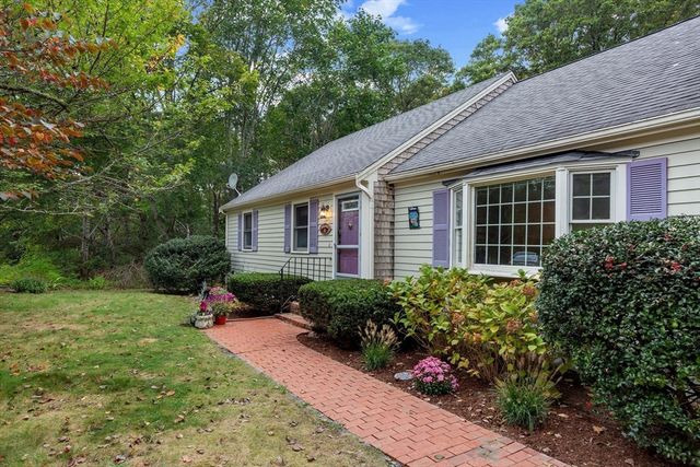 11 Windjammer Rd, Harwich, MA 02645