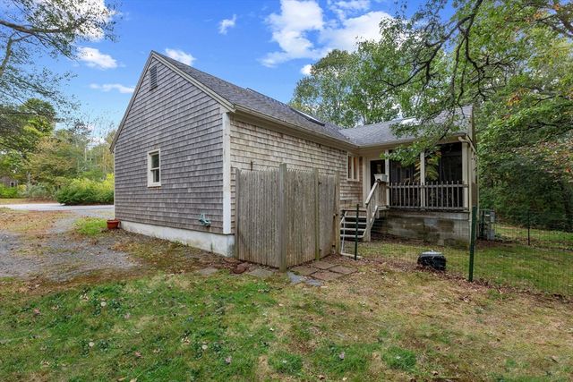 11 Windjammer Rd, Harwich, MA 02645