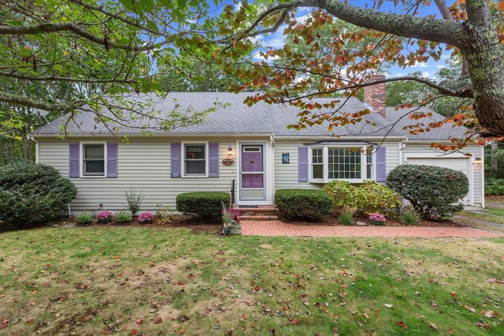 11 Windjammer Rd, Harwich, MA 02645