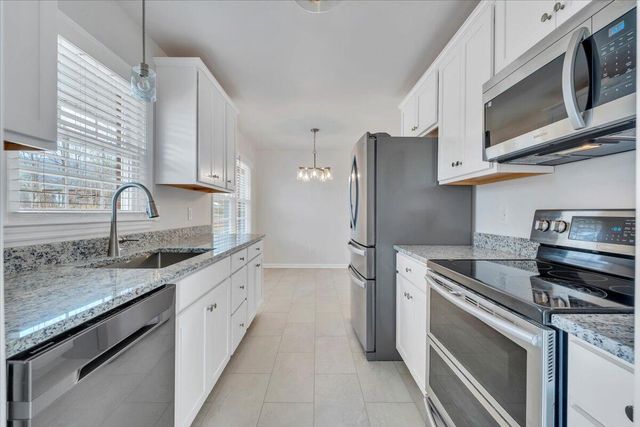 453 Howard DR, Salem, VA 24153