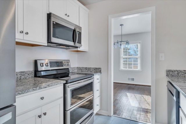 453 Howard DR, Salem, VA 24153