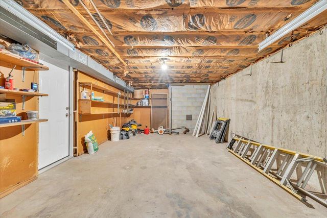 453 Howard DR, Salem, VA 24153