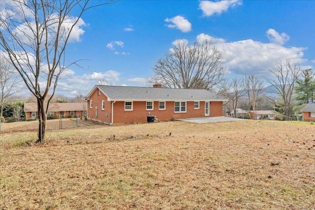 453 Howard DR, Salem, VA 24153