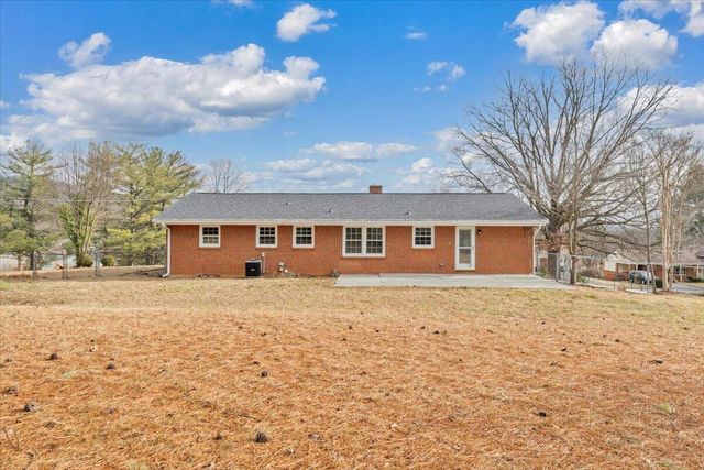 453 Howard DR, Salem, VA 24153