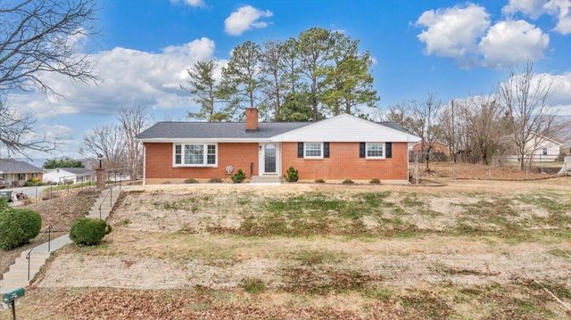 453 Howard DR, Salem, VA 24153