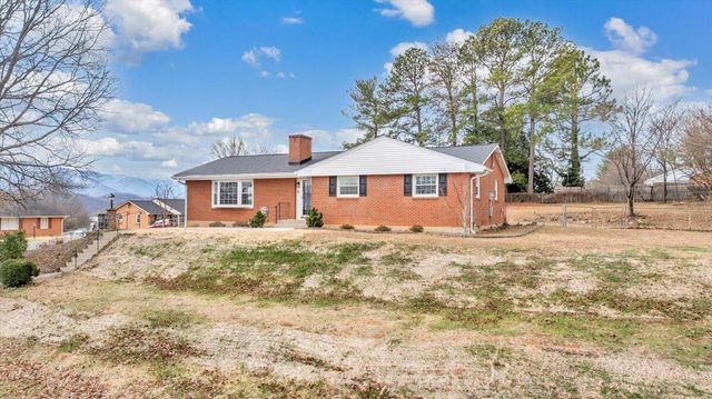 453 Howard DR, Salem, VA 24153