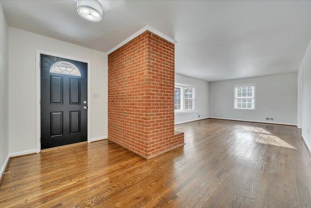 453 Howard DR, Salem, VA 24153