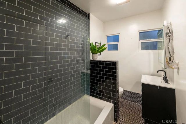 1301 Seward, Los Angeles, CA 90028