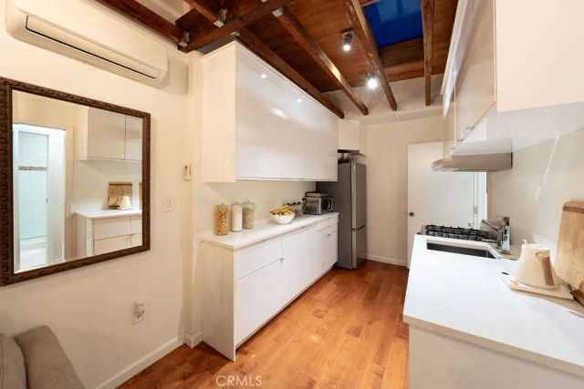 1301 Seward, Los Angeles, CA 90028