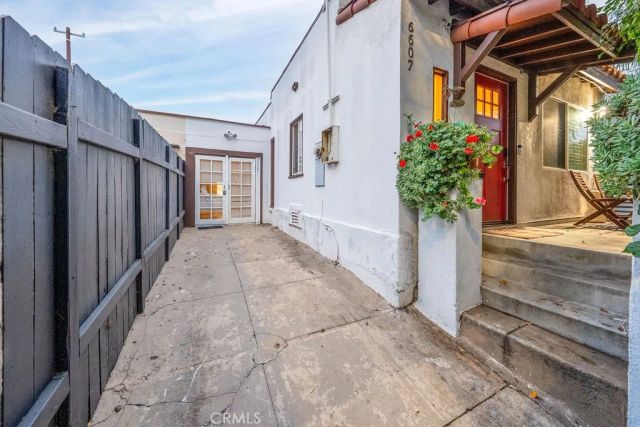 1301 Seward, Los Angeles, CA 90028