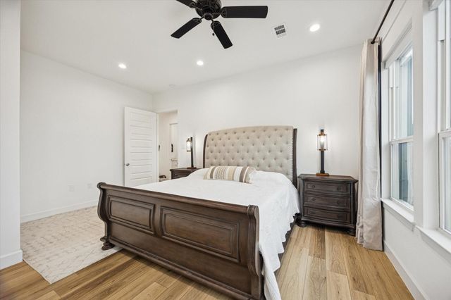 2922 Seargent Street, Seabrook, TX 77586