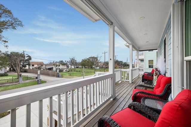 2922 Seargent Street, Seabrook, TX 77586