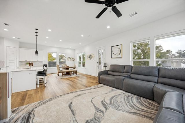 2922 Seargent Street, Seabrook, TX 77586