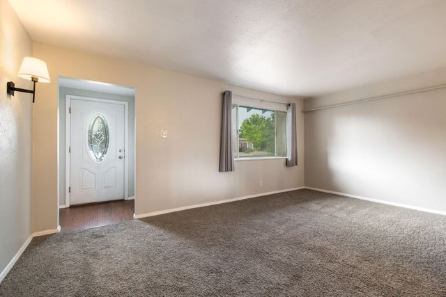 10520 Constitution Avenue NE, Albuquerque, NM 87112