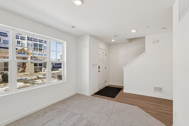 553 Yosemite Way, Mundelein, IL 60060