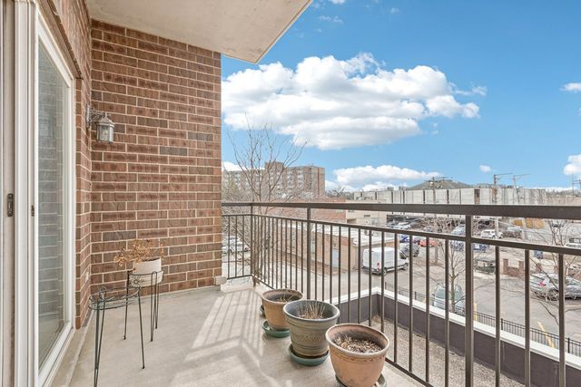 1277 E Thacker Street 303, Des Plaines, IL 60016