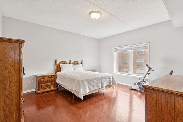 1277 E Thacker Street 303, Des Plaines, IL 60016