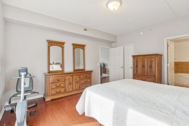 1277 E Thacker Street 303, Des Plaines, IL 60016