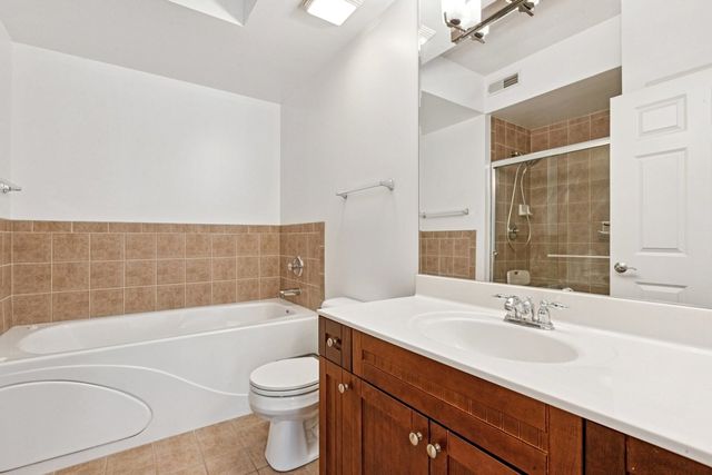 1277 E Thacker Street 303, Des Plaines, IL 60016