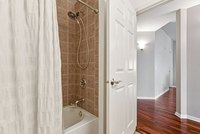 1277 E Thacker Street 303, Des Plaines, IL 60016