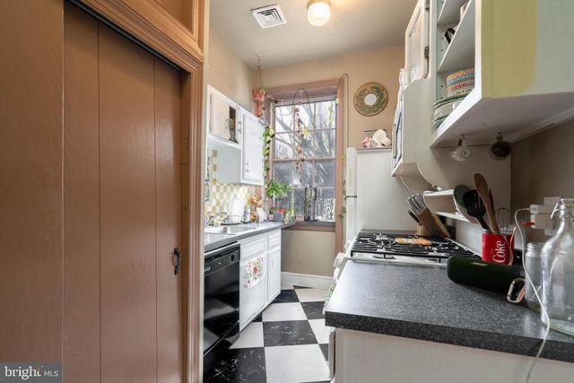 239-00 RACE ST, Philadelphia, PA 19106