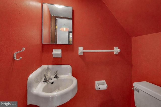 239-00 RACE ST, Philadelphia, PA 19106