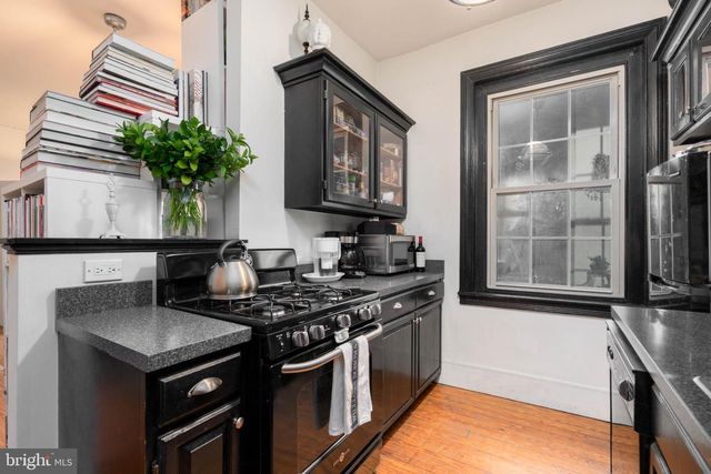 239-00 RACE ST, Philadelphia, PA 19106