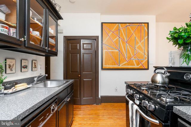 239-00 RACE ST, Philadelphia, PA 19106