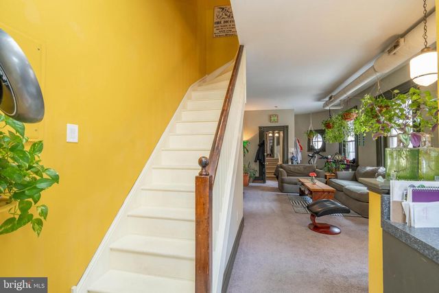 239-00 RACE ST, Philadelphia, PA 19106